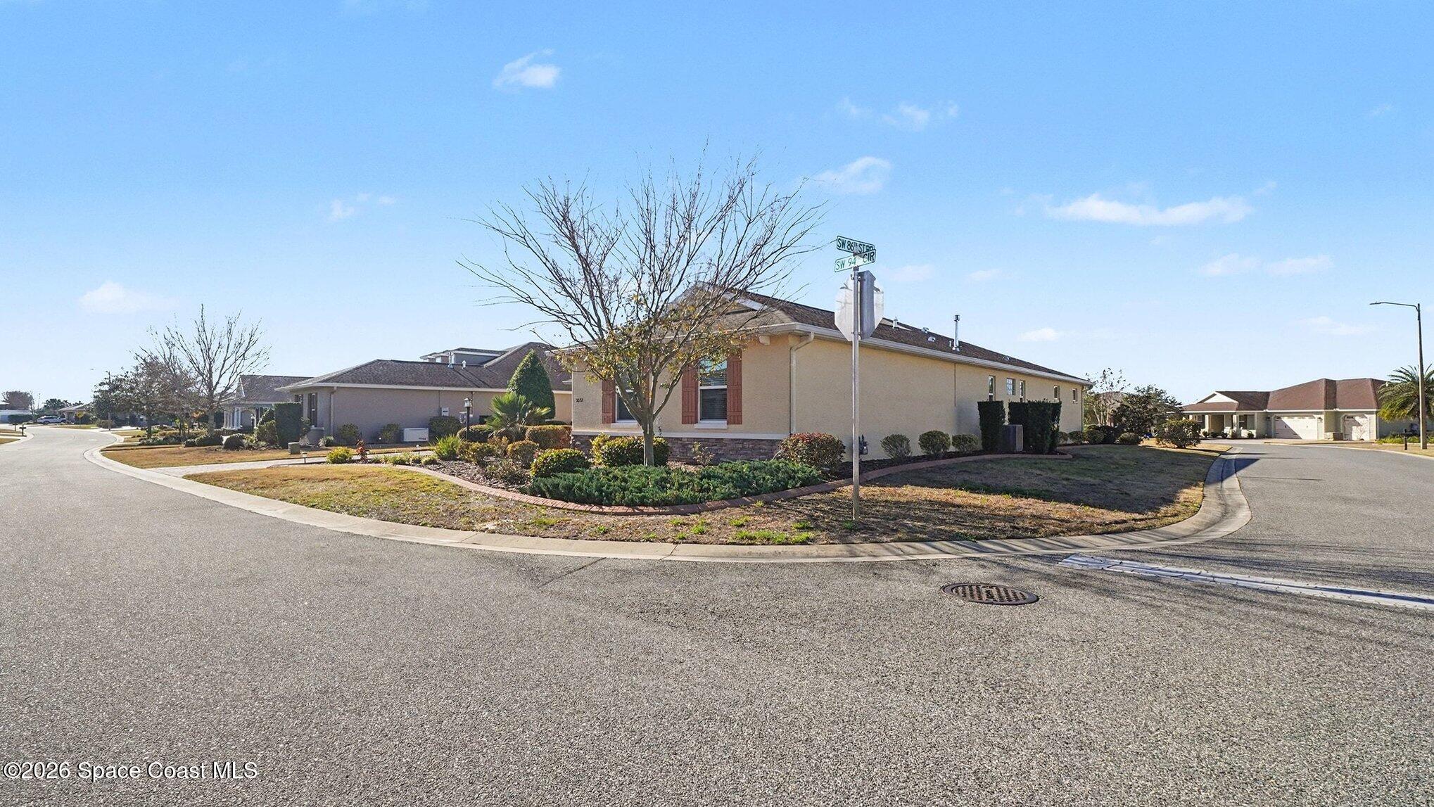 8572 Southwest 94th Circle Ocala, FL 34481 - Photo 3 of 26 003_file_9453