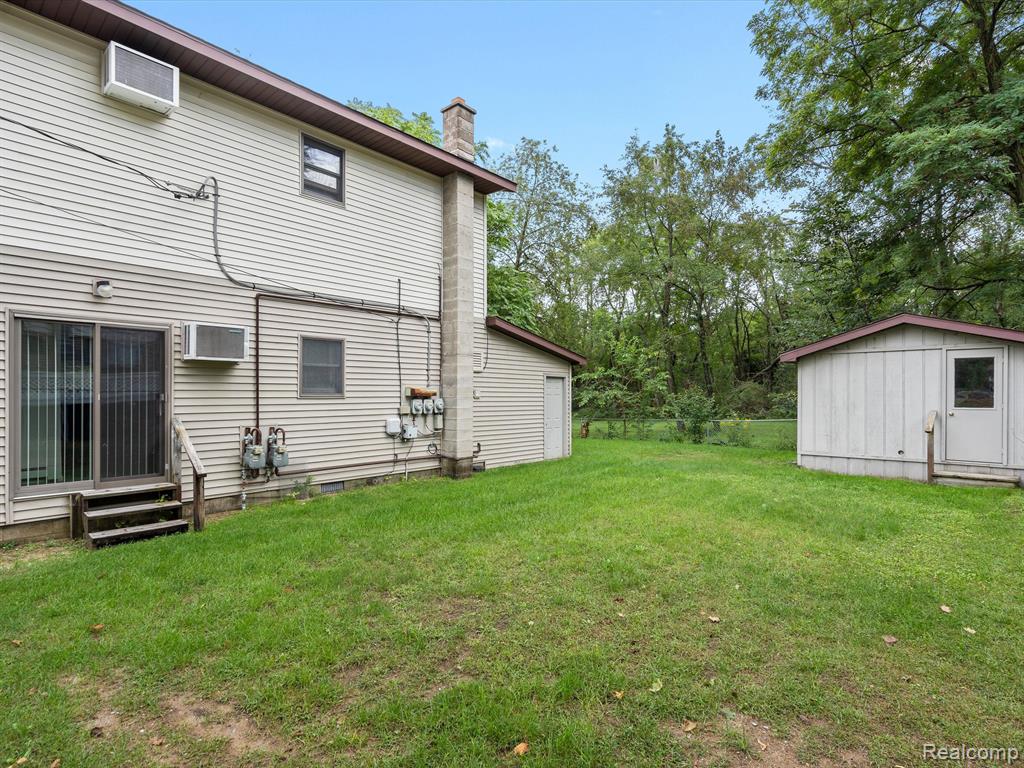 8621 Lakeshore Road Lexington, MI 48450 - Photo 3 of 19