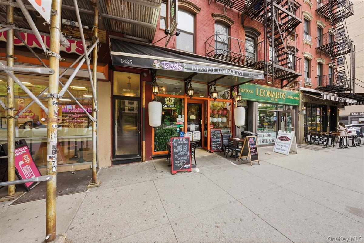 1435 2nd Avenue Manhattan, NY 10021 - Photo 2 of 33