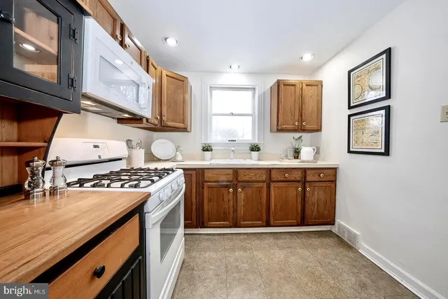 $649,900 | 301 Eagle Road, Wayne, PA 19087