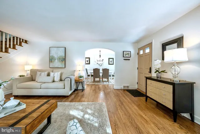 $649,900 | 301 Eagle Road, Wayne, PA 19087