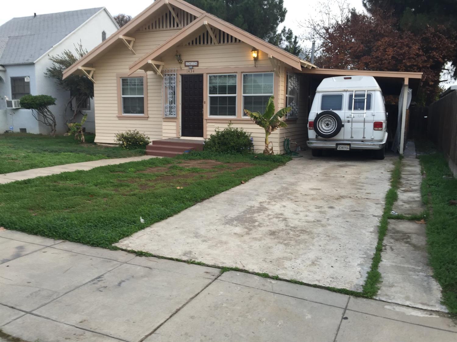 1434 F Street Reedley, CA 93654 - Photo 2 of 9
