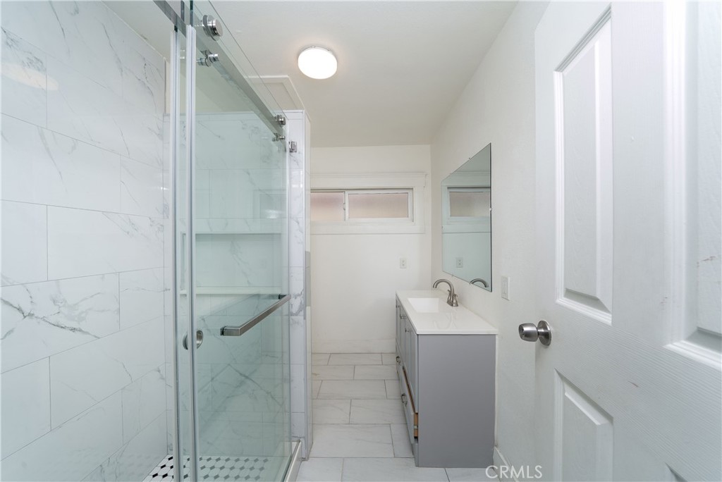 201 South Orange Avenue Santa Ana, CA 92701 - Photo 5 of 6 a bathroom with a sink