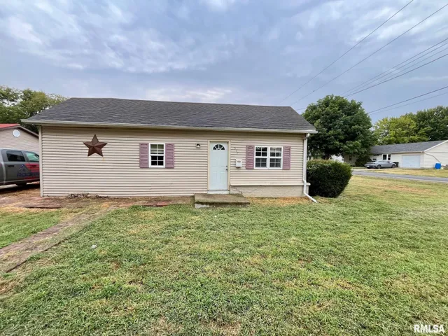 $64,900 | 517 North Pine Street, Taylorville, IL 62568
