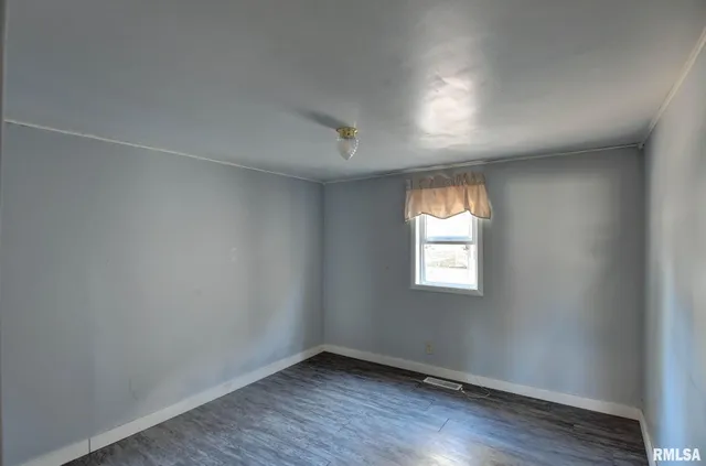 $64,900 | 517 North Pine Street, Taylorville, IL 62568