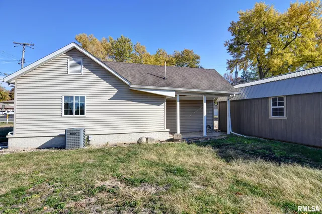 $64,900 | 517 North Pine Street, Taylorville, IL 62568