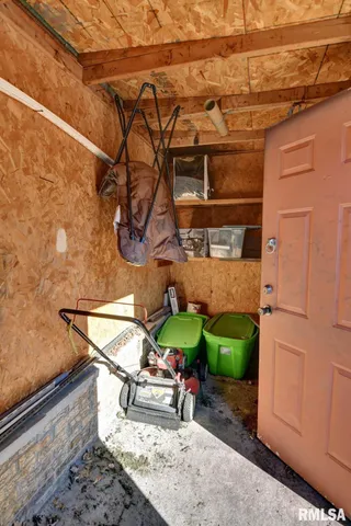 $64,900 | 517 North Pine Street, Taylorville, IL 62568