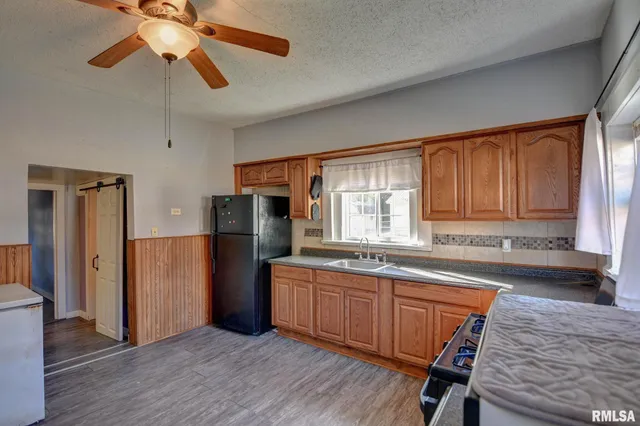 $64,900 | 517 North Pine Street, Taylorville, IL 62568