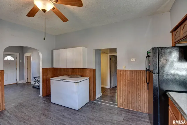 $64,900 | 517 North Pine Street, Taylorville, IL 62568