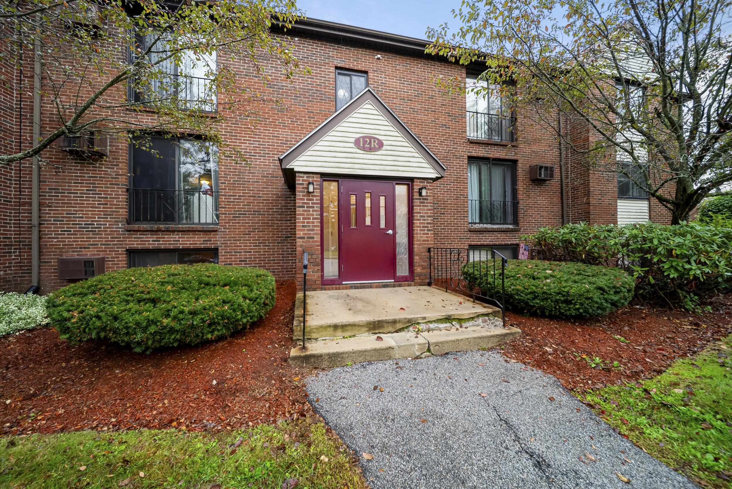 12 R English Village Road, Unit 102 Manchester, NH 03102 - Photo 1 of 23 Gallery Image 1