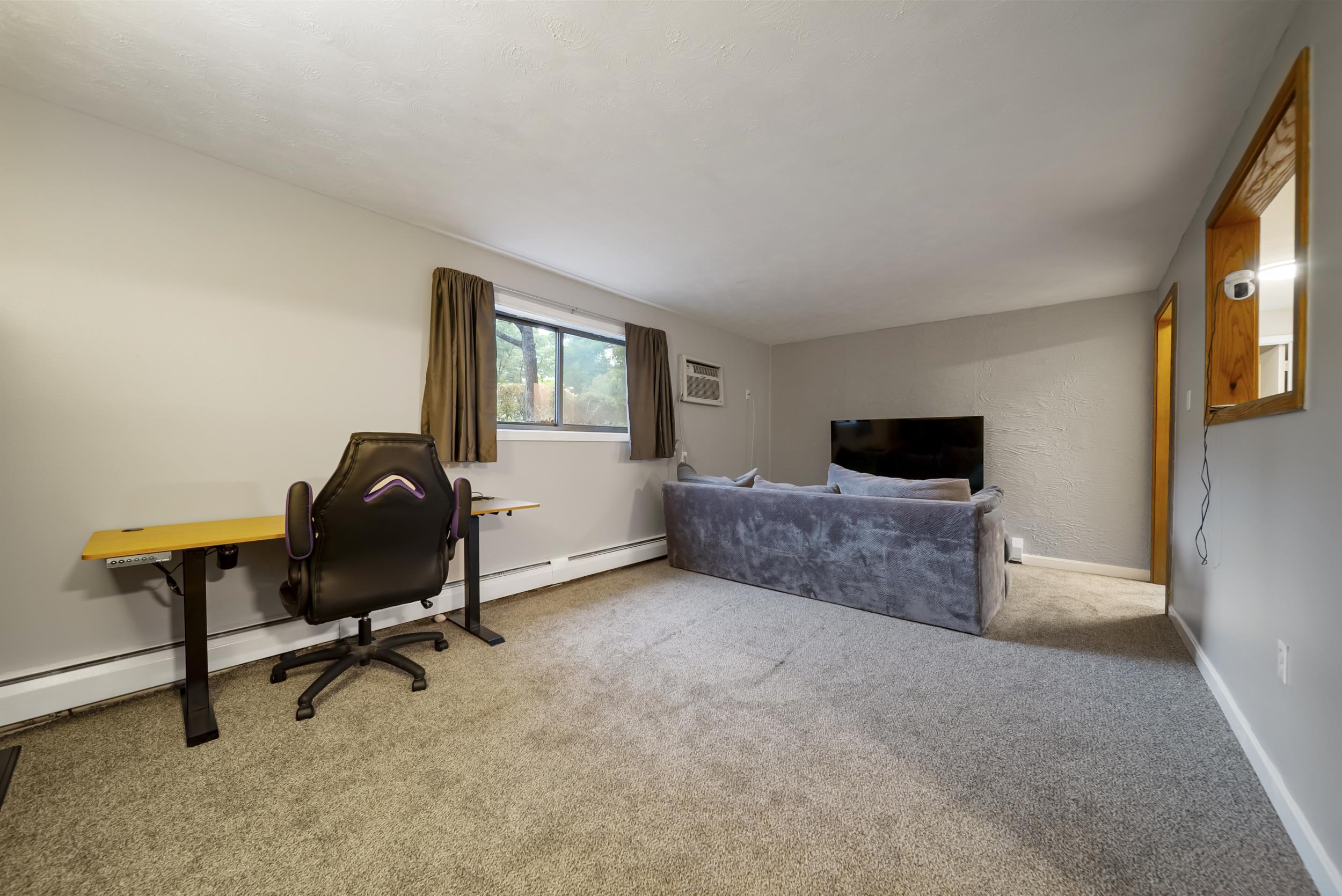 12 R English Village Road, Unit 102 Manchester, NH 03102 - Photo 11 of 23 Gallery Image 11