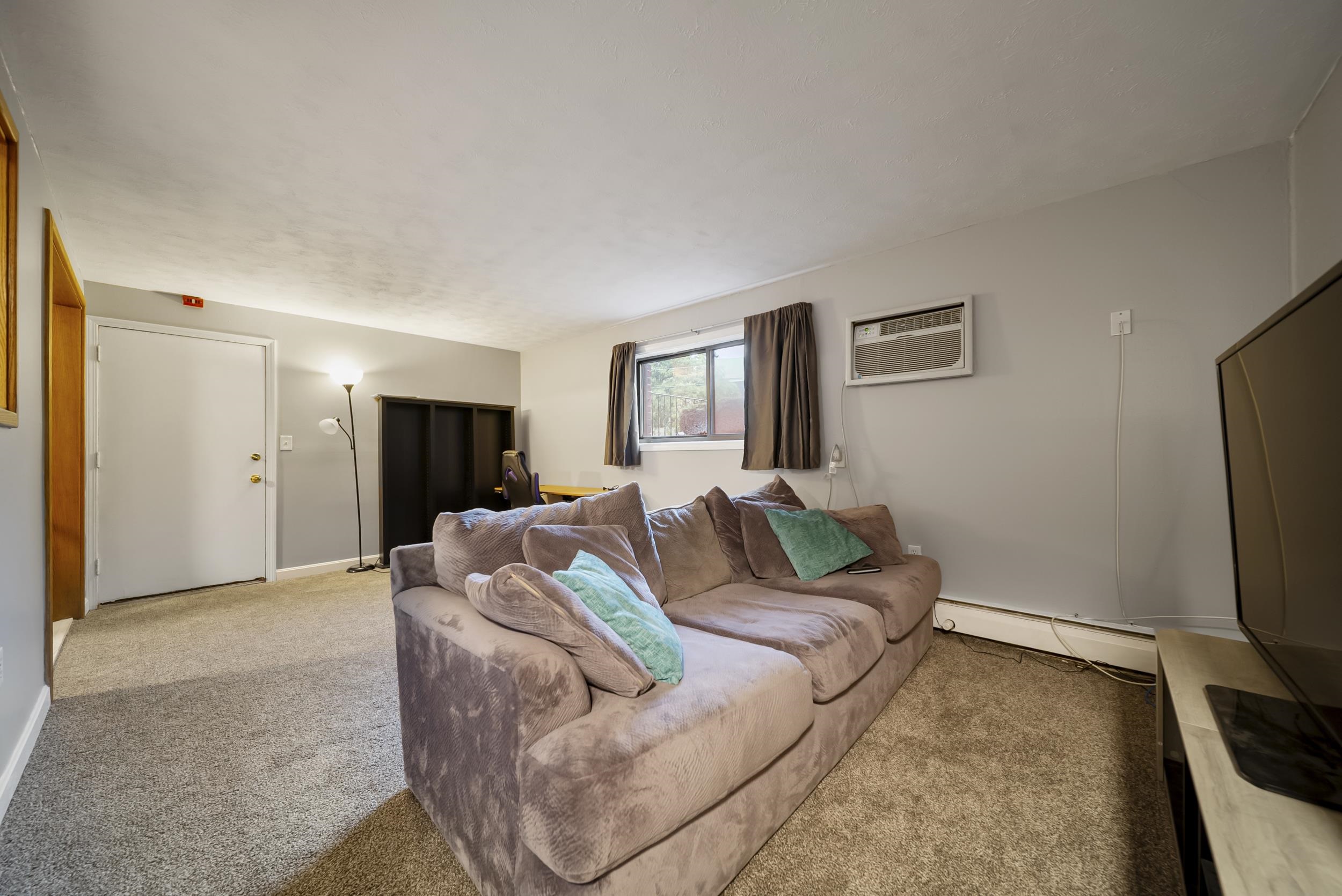 12 R English Village Road, Unit 102 Manchester, NH 03102 - Photo 12 of 23 Gallery Image 12