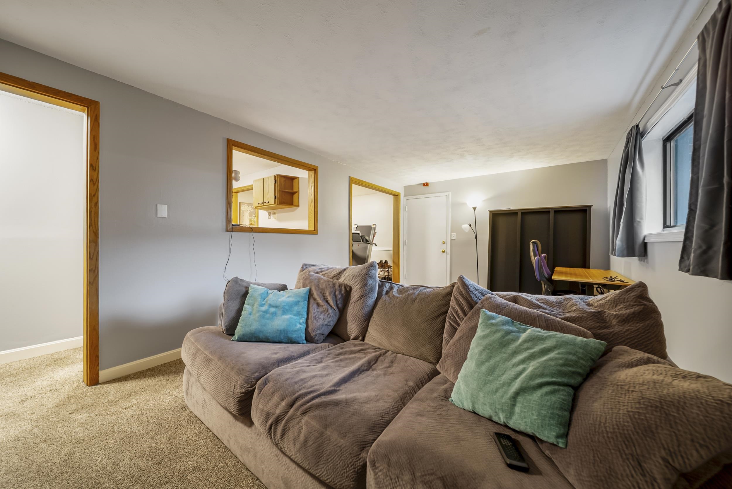 12 R English Village Road, Unit 102 Manchester, NH 03102 - Photo 13 of 23 Gallery Image 13