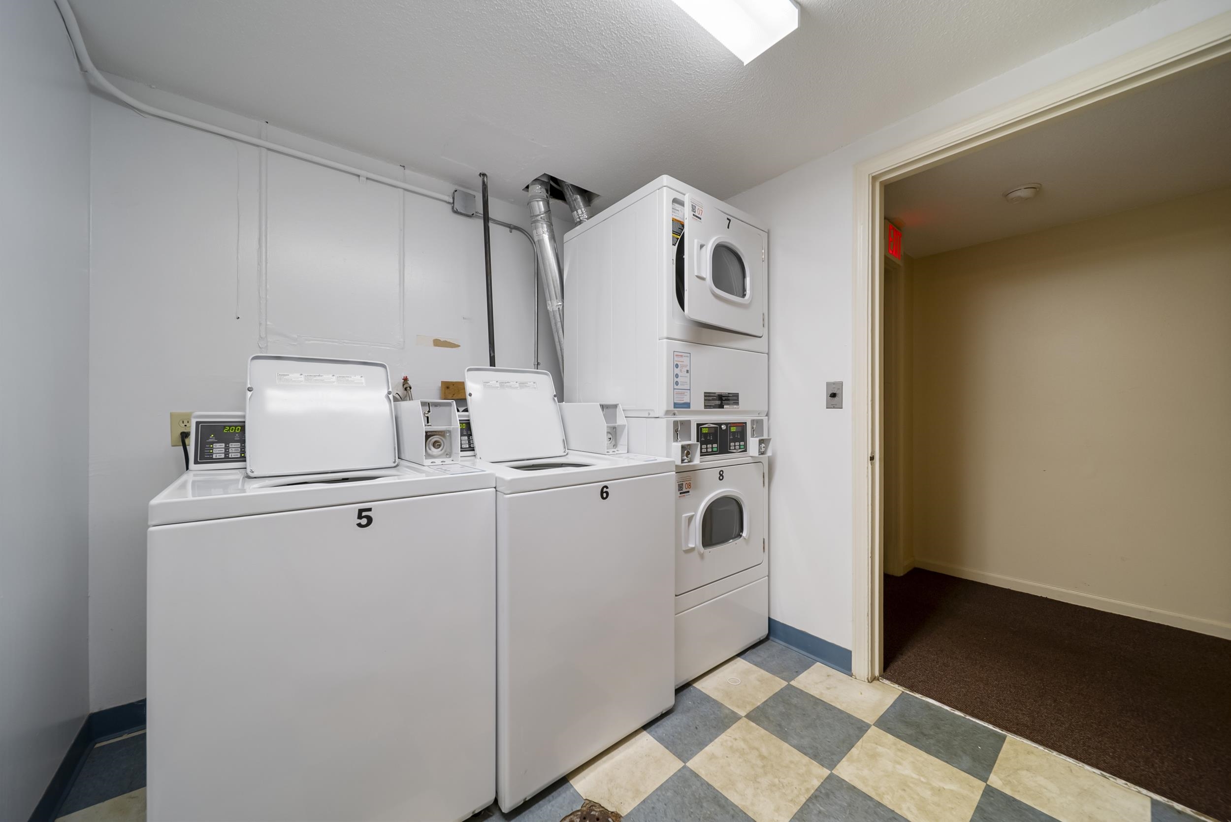 12 R English Village Road, Unit 102 Manchester, NH 03102 - Photo 19 of 23 Gallery Image 19