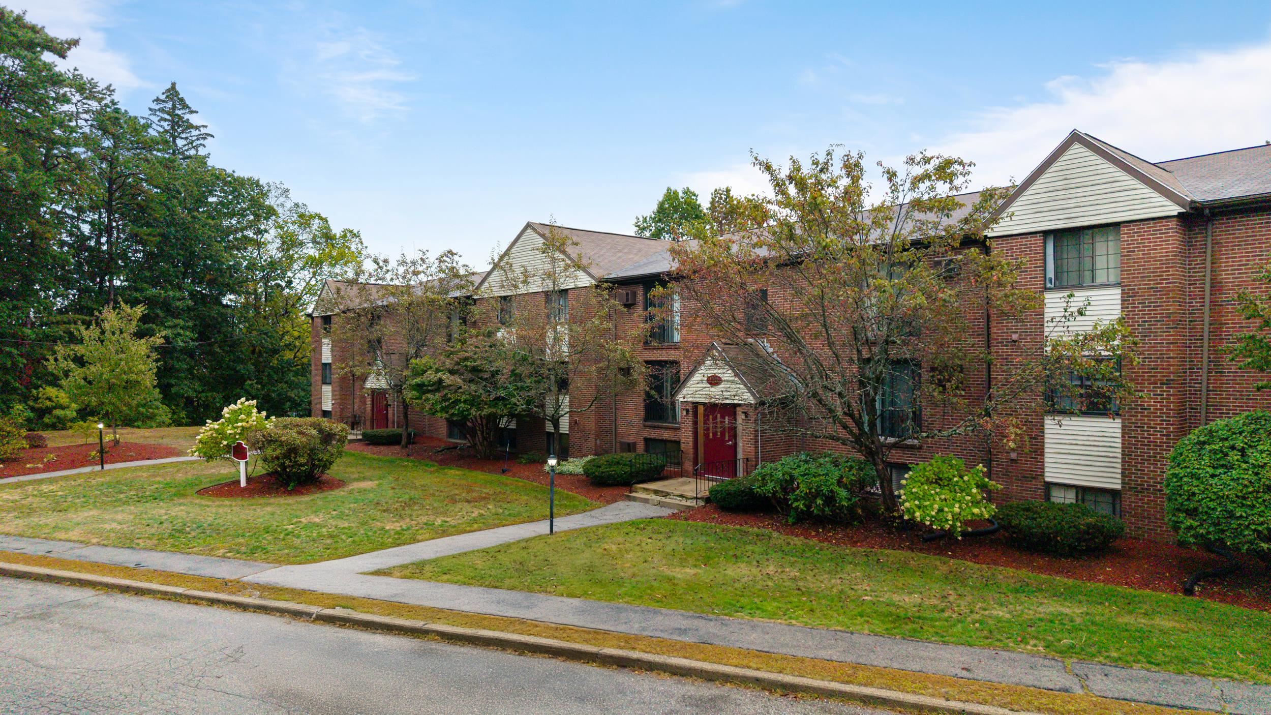 12 R English Village Road, Unit 102 Manchester, NH 03102 - Photo 22 of 23 Gallery Image 22