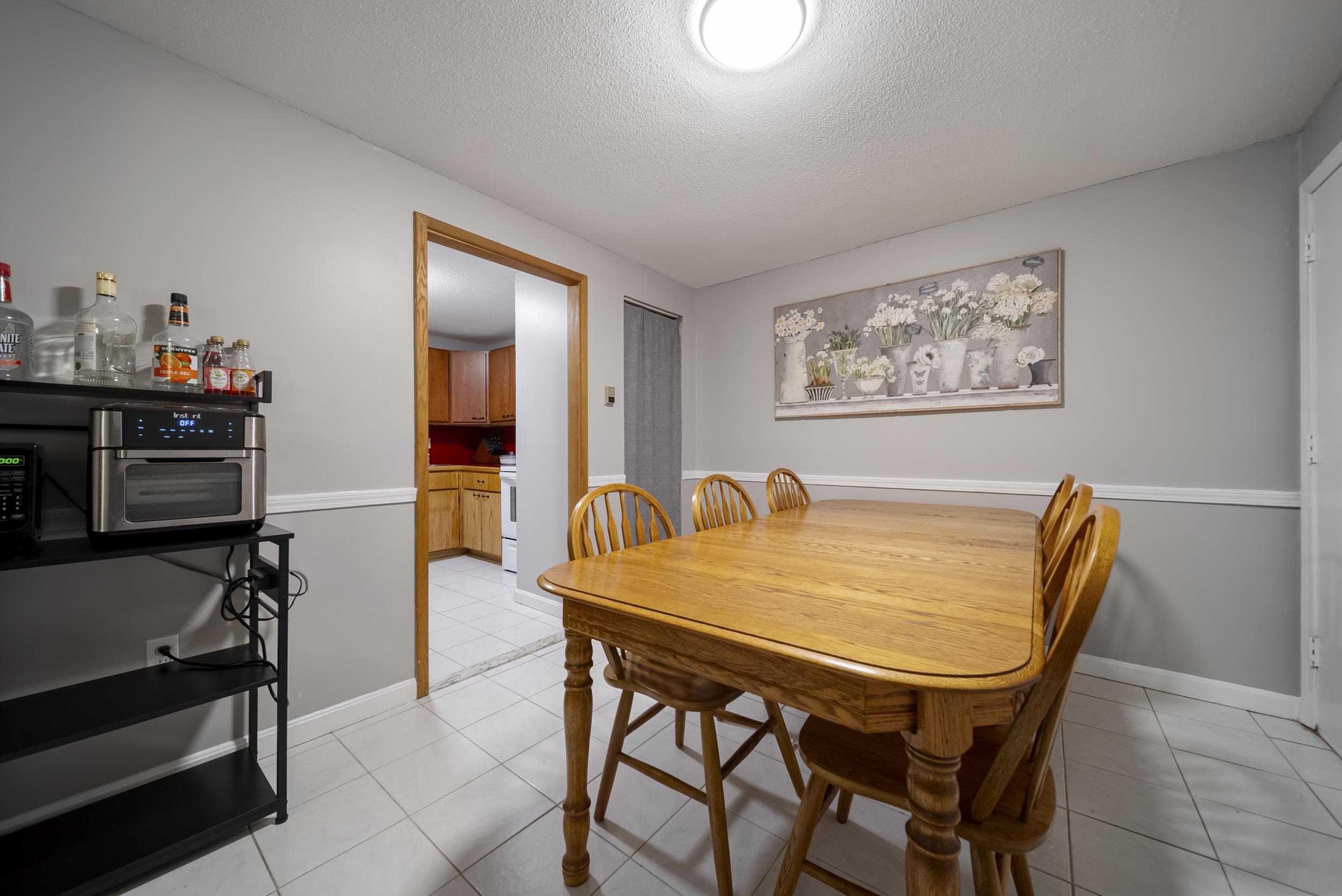 12 R English Village Road, Unit 102 Manchester, NH 03102 - Photo 6 of 23 Gallery Image 6