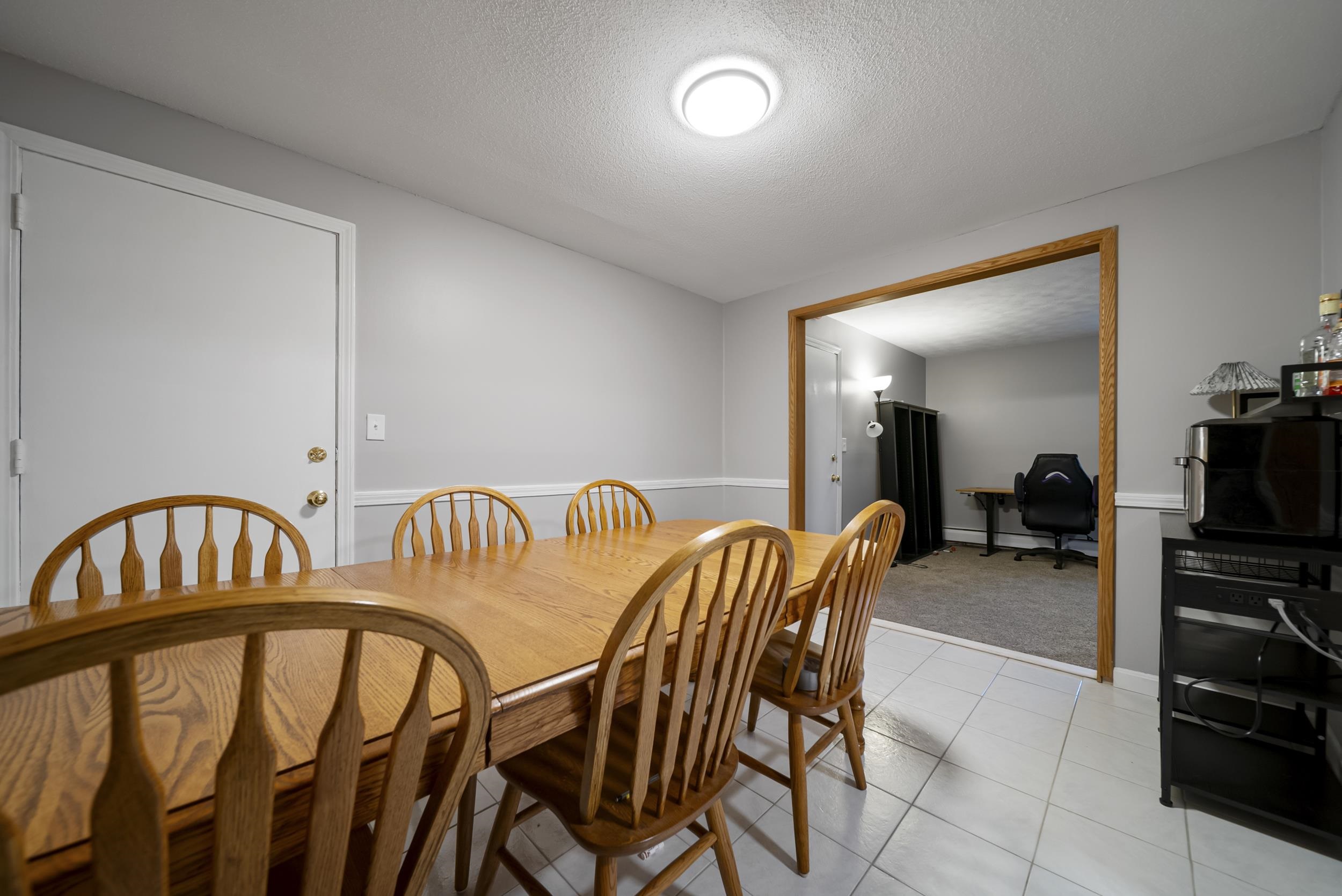 12 R English Village Road, Unit 102 Manchester, NH 03102 - Photo 7 of 23 Gallery Image 7