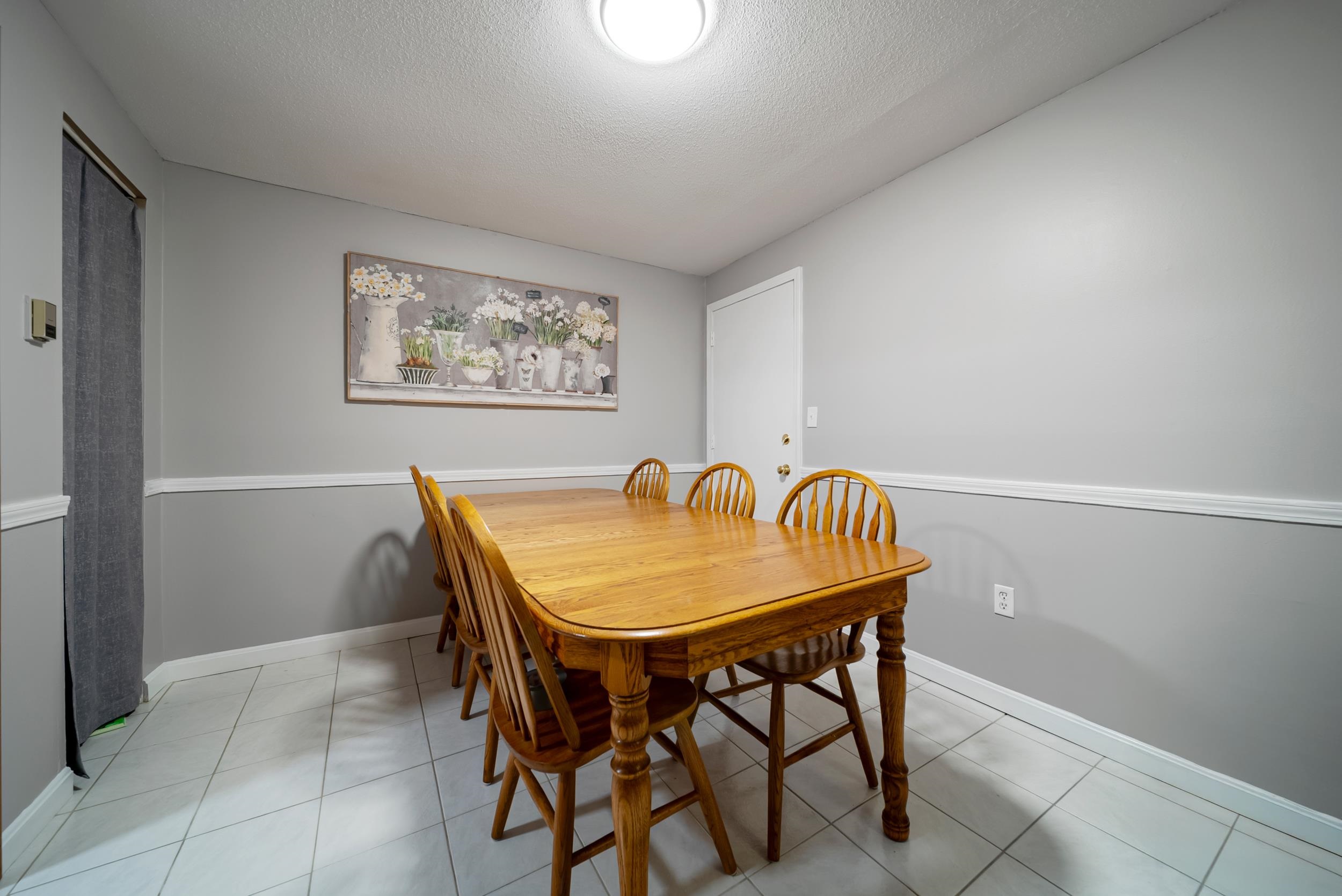 12 R English Village Road, Unit 102 Manchester, NH 03102 - Photo 8 of 23 Gallery Image 8