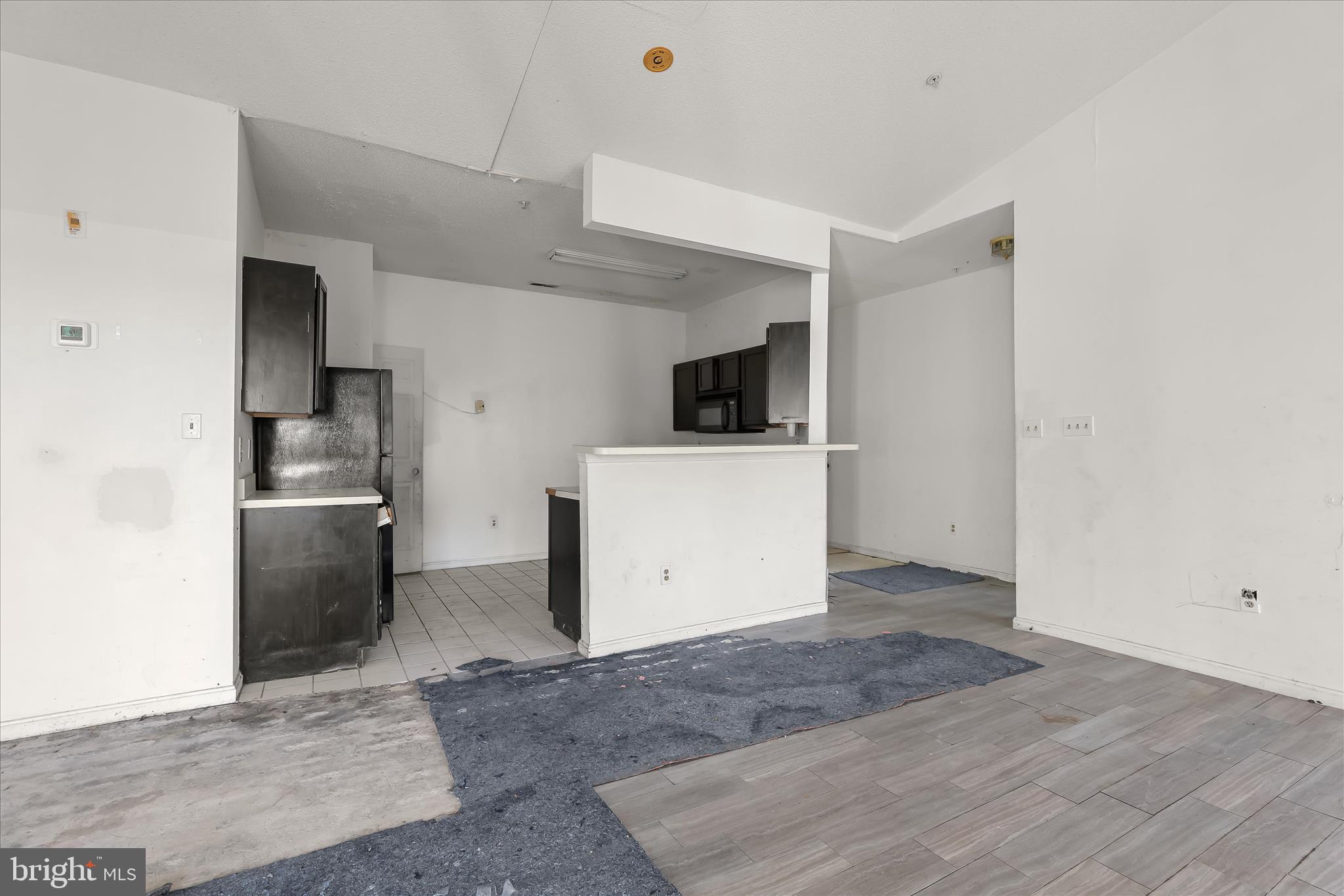 7205 Bogley Road, Unit 303 Baltimore, MD 21244 - Photo 6 of 27 Living Room