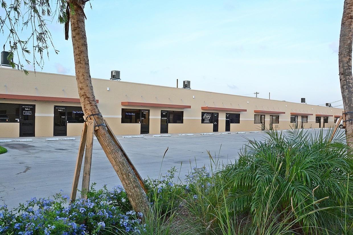 1029 North Florida Mango Road, Unit 46 West Palm Beach, FL 33409 - Photo 2 of 5 1023 N Florida Mango 2