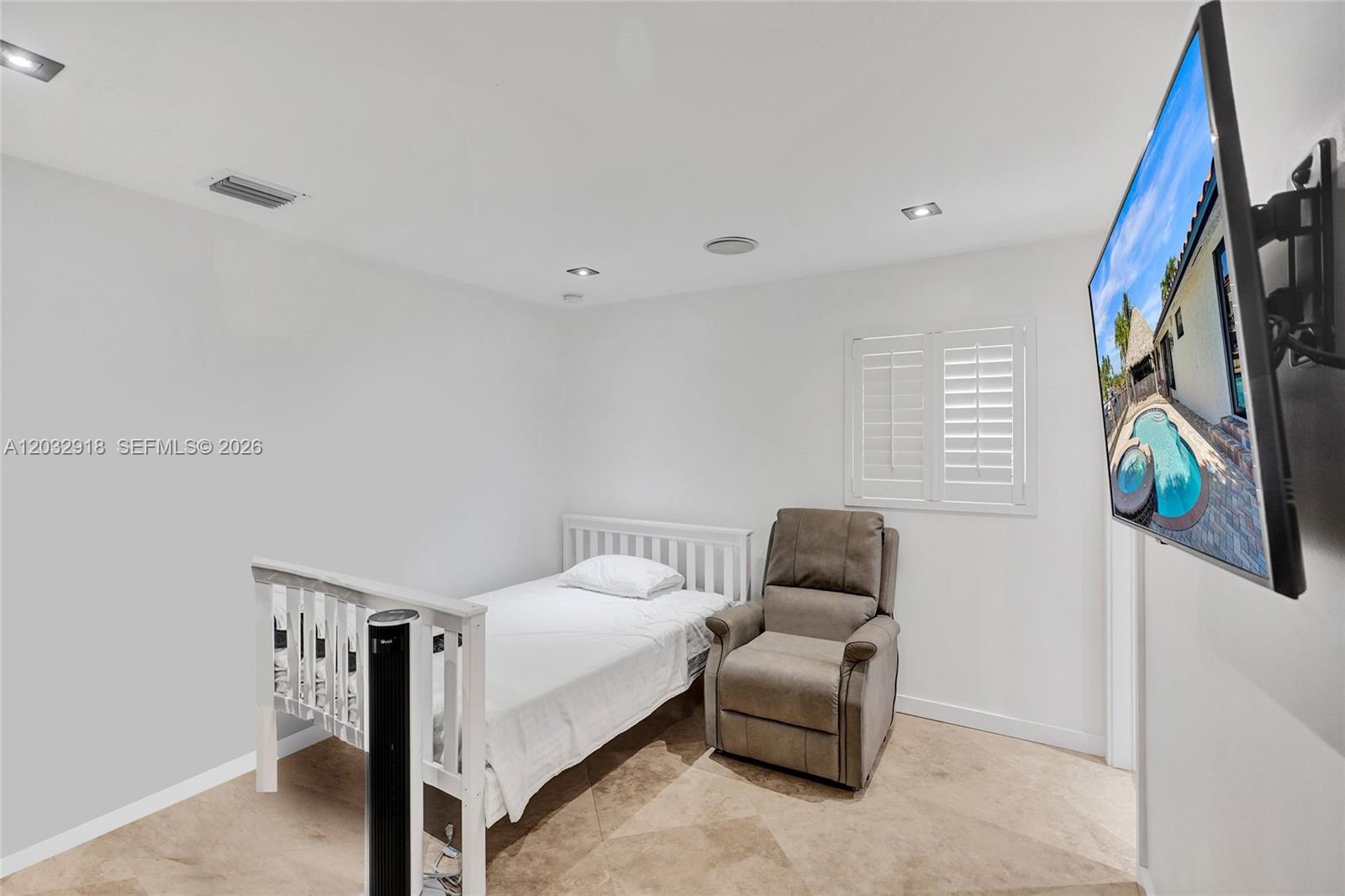 2075 Ixora Road North Miami, FL 33181 - Photo 27 of 32