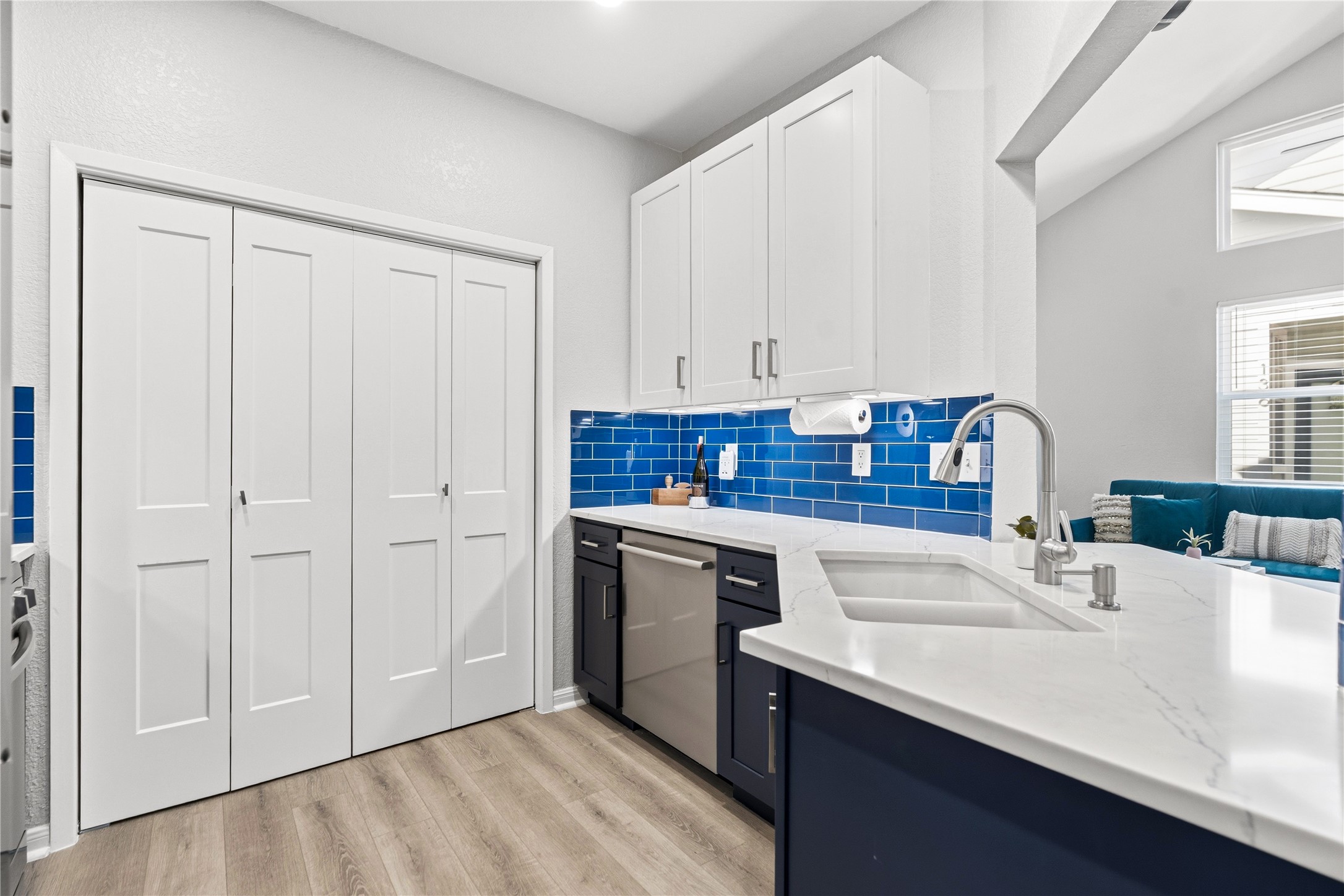 6501 Brush Country Road, Unit 137 Austin, TX 78749 - Photo 7 of 34 a kitchen with a sink cabinets and appliances