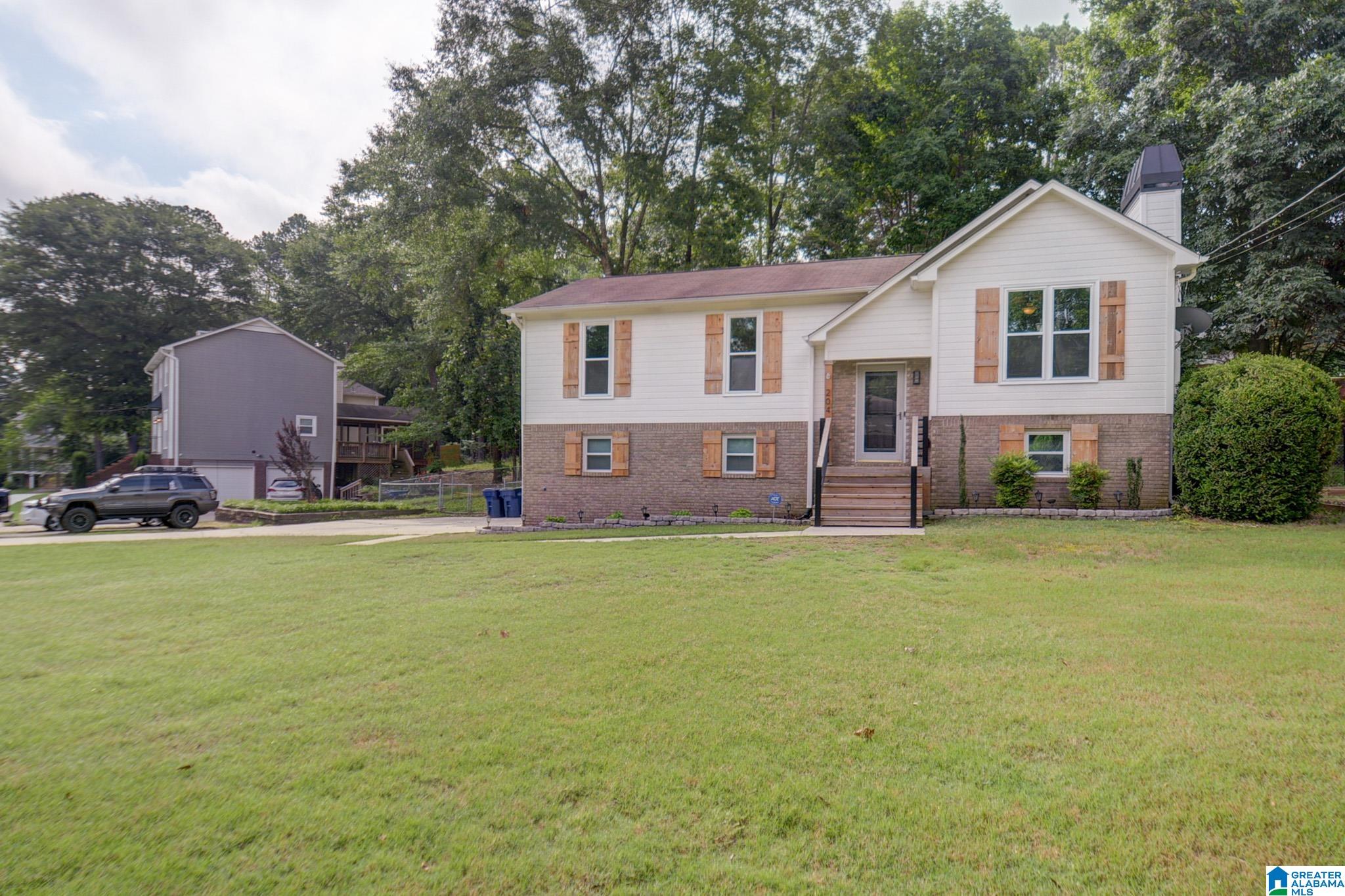 204 Shalimar Circle Alabaster, AL 35007 - Photo 3 of 50
