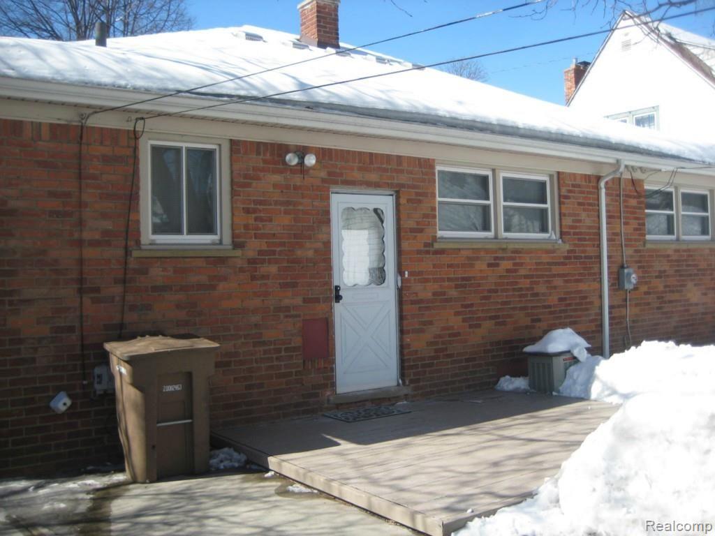 193 Chippewa Road Pontiac, MI 48341 - Photo 1 of 11 IMG_5565.jpg