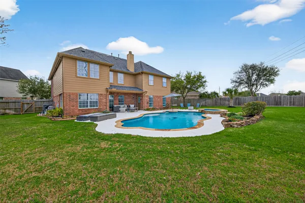 $649,000 | 3329 Oak Dale Way, Seabrook, TX 77586
