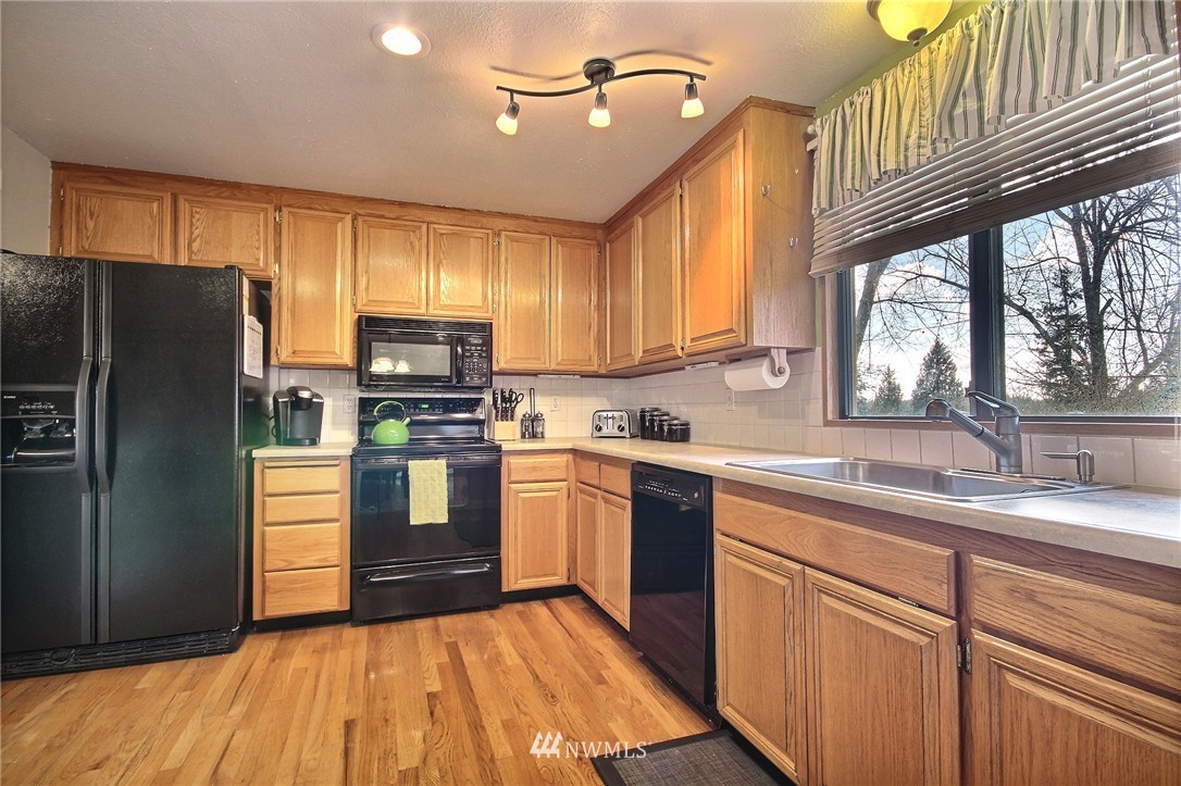 13003 Southeast 188th Place Renton, WA 98058 - Photo 5 of 25 Gallery Image 5