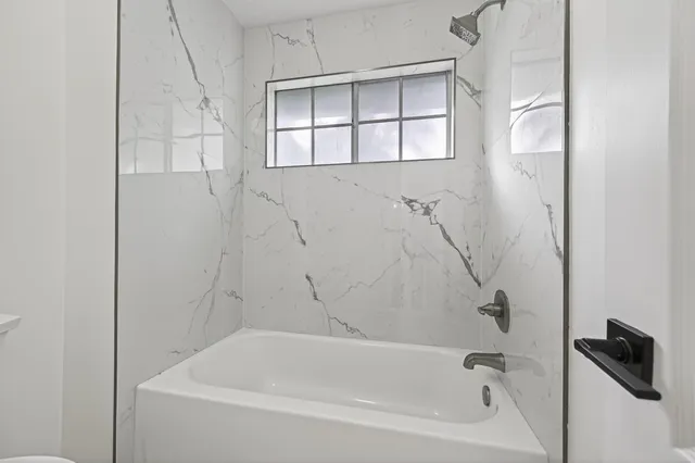 $3,000 | 2431 Parkwood Lane, Sugar Land, TX 77479