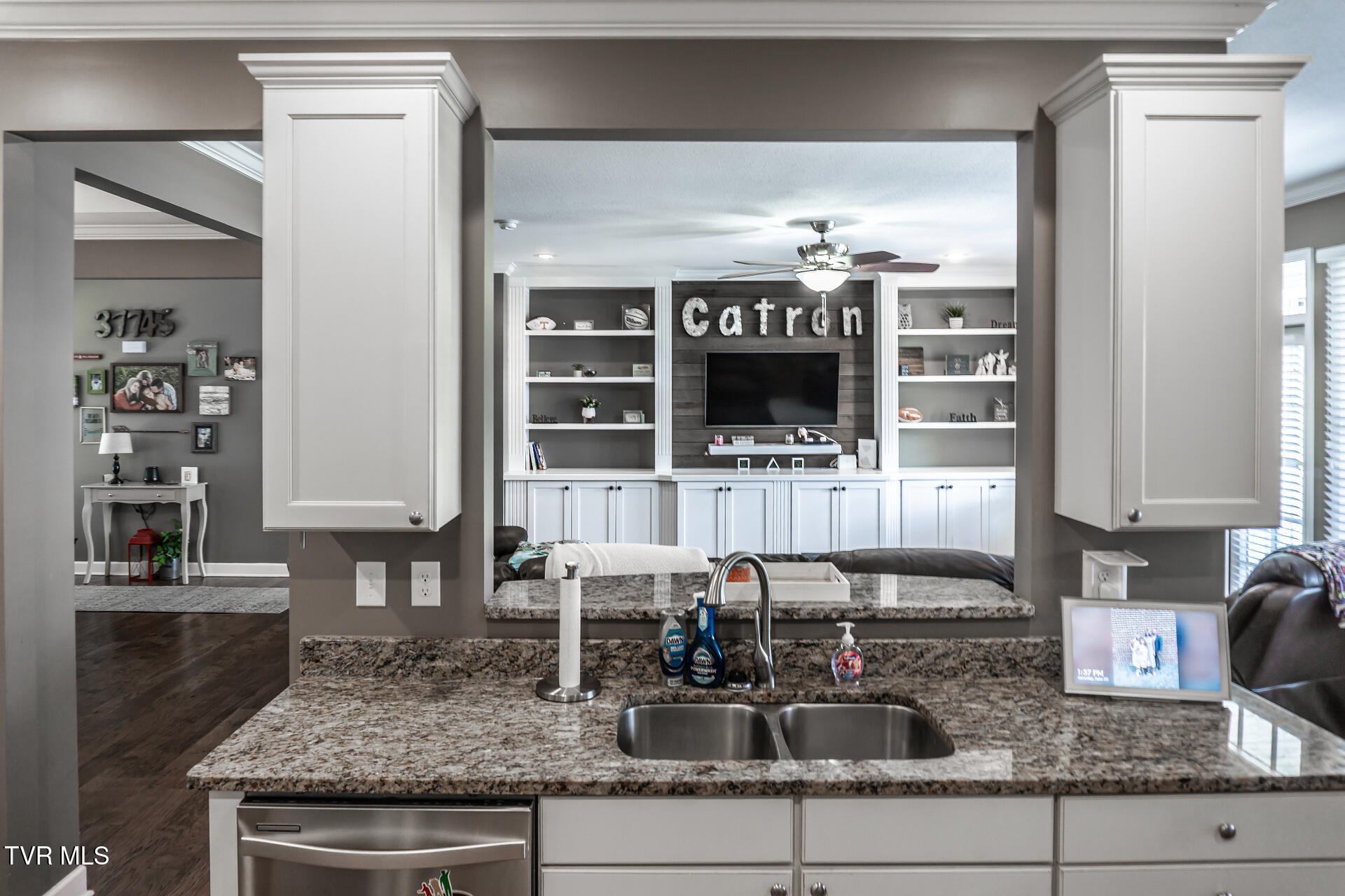 103 Oak Grove Road Greeneville, TN 37745 - Photo 11 of 62 Kitchen to LR