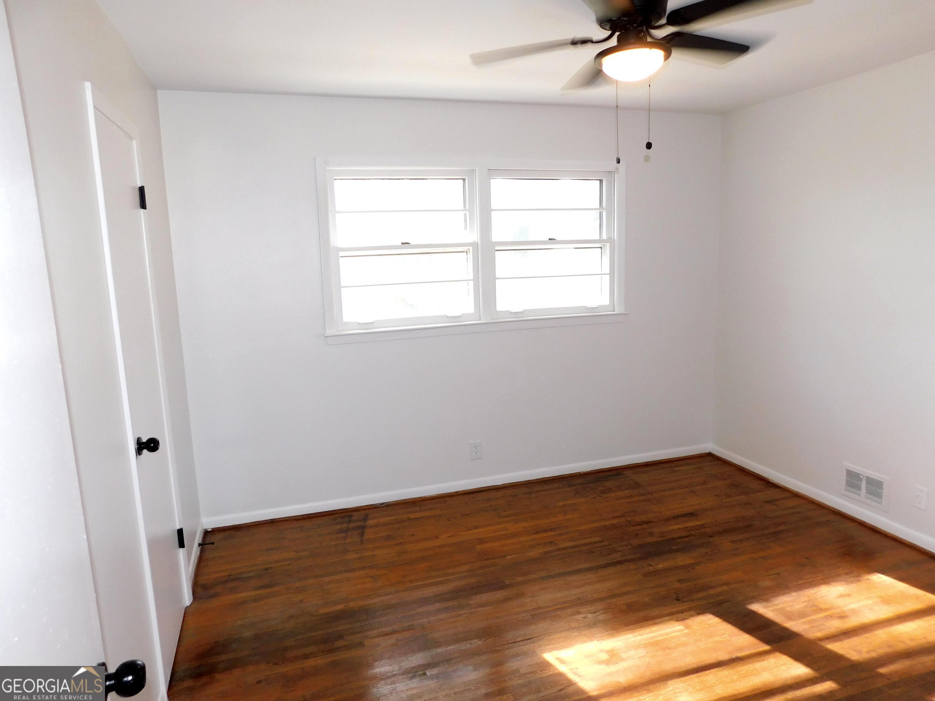 4371 Aldergate Drive Decatur, GA 30035 - Photo 26 of 37 an empty room with a window