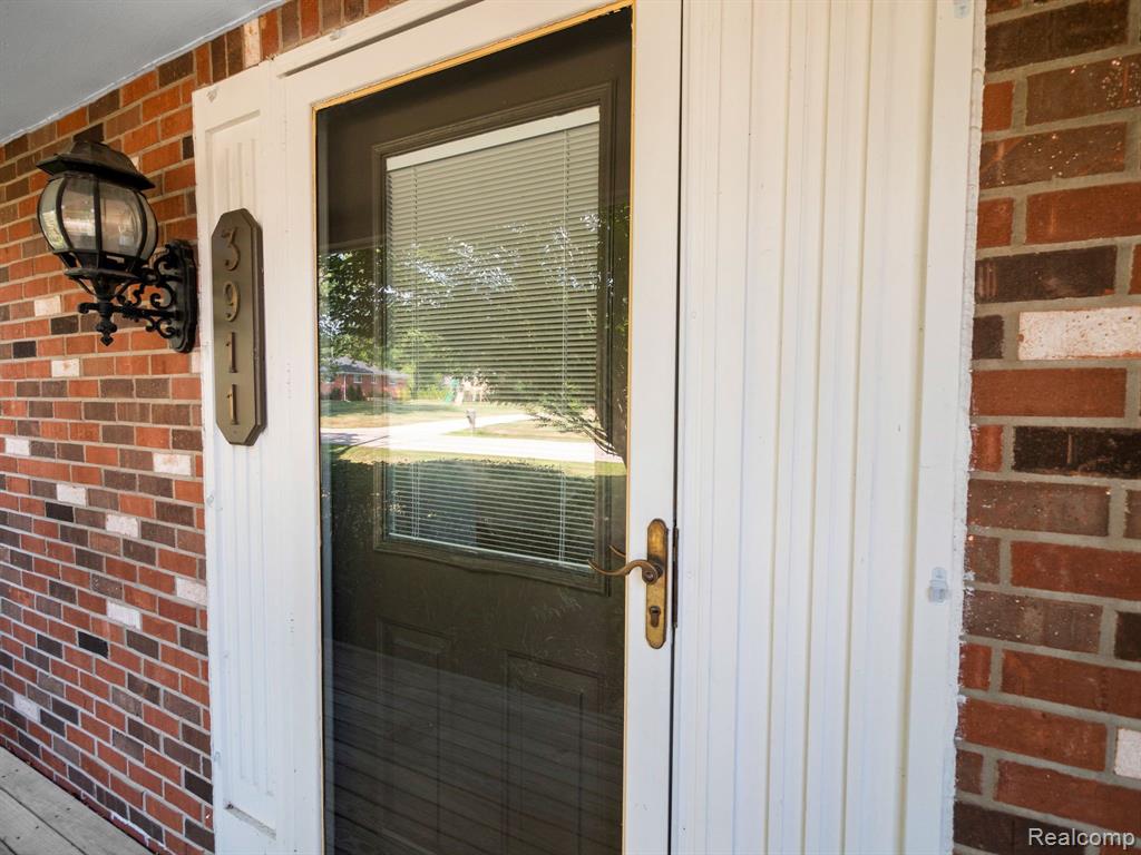 3911 Donaldson Road Rochester Hills, MI 48307 - Photo 5 of 36