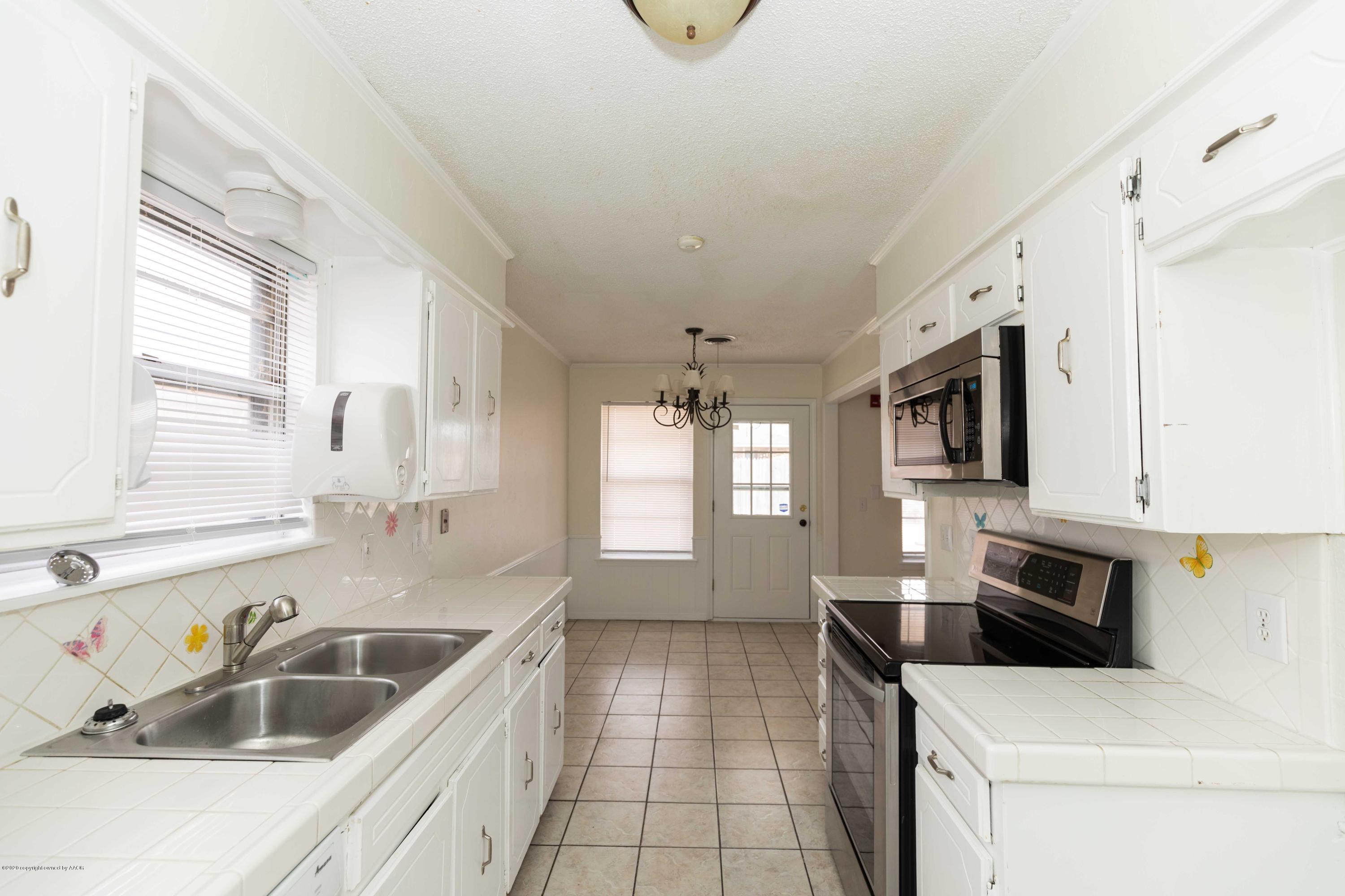 5719 South Fannin Street Amarillo, TX 79110 - Photo 13 of 39 KITCHEN VIEW 2