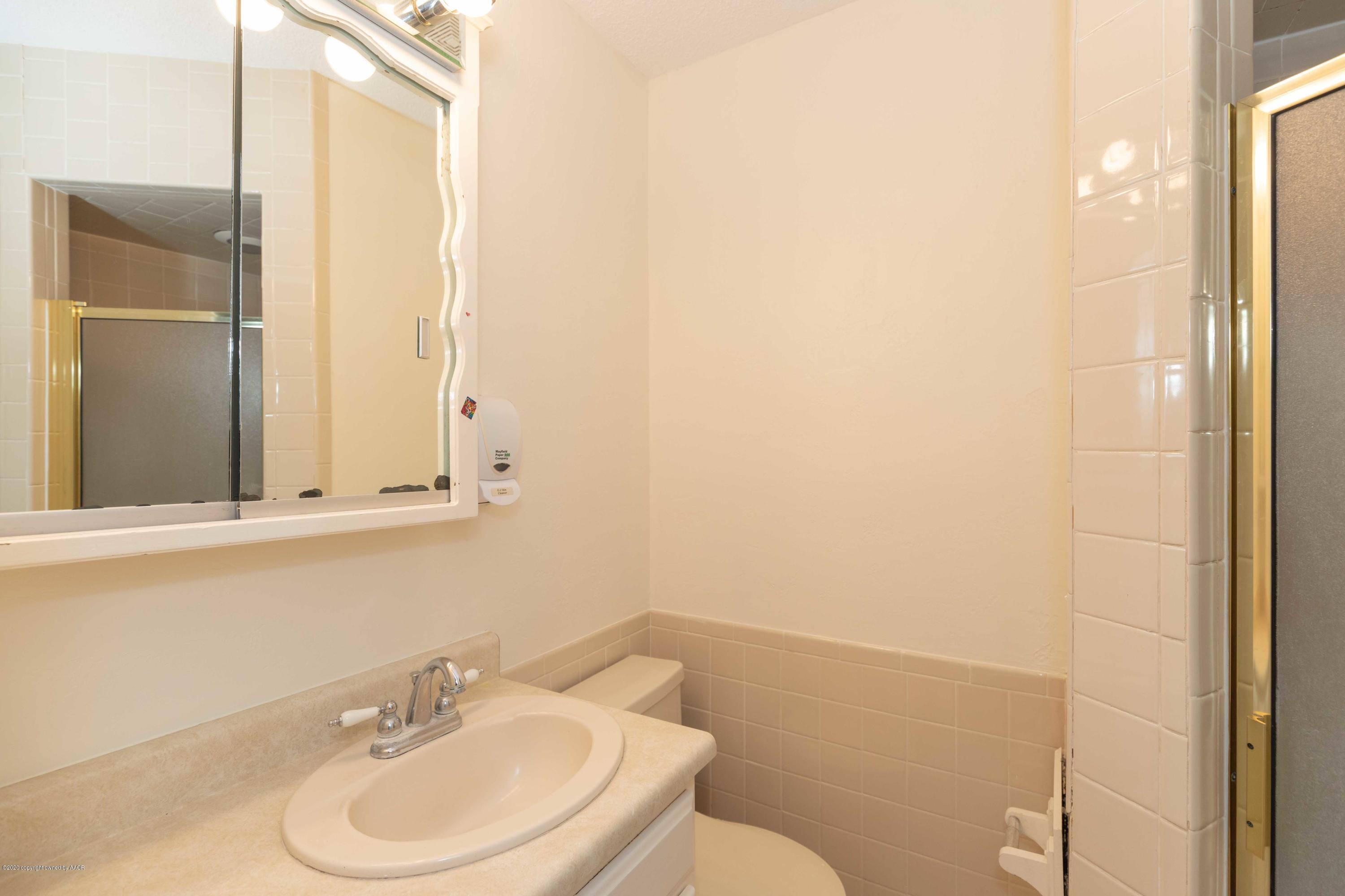 5719 South Fannin Street Amarillo, TX 79110 - Photo 19 of 39 MASTER BATH VIEW 1