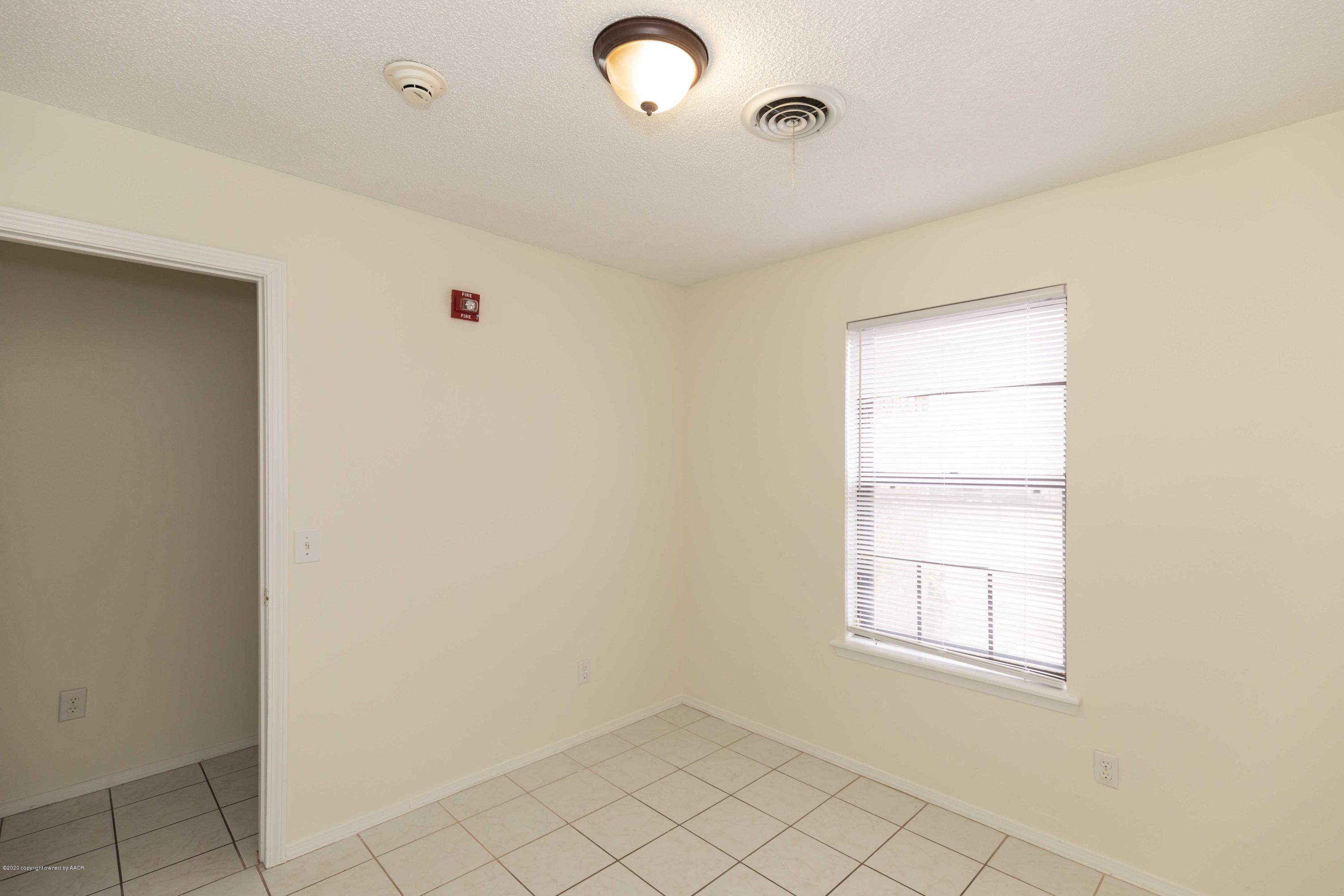 5719 South Fannin Street Amarillo, TX 79110 - Photo 25 of 39 BEDROOM 2 VIEW 4