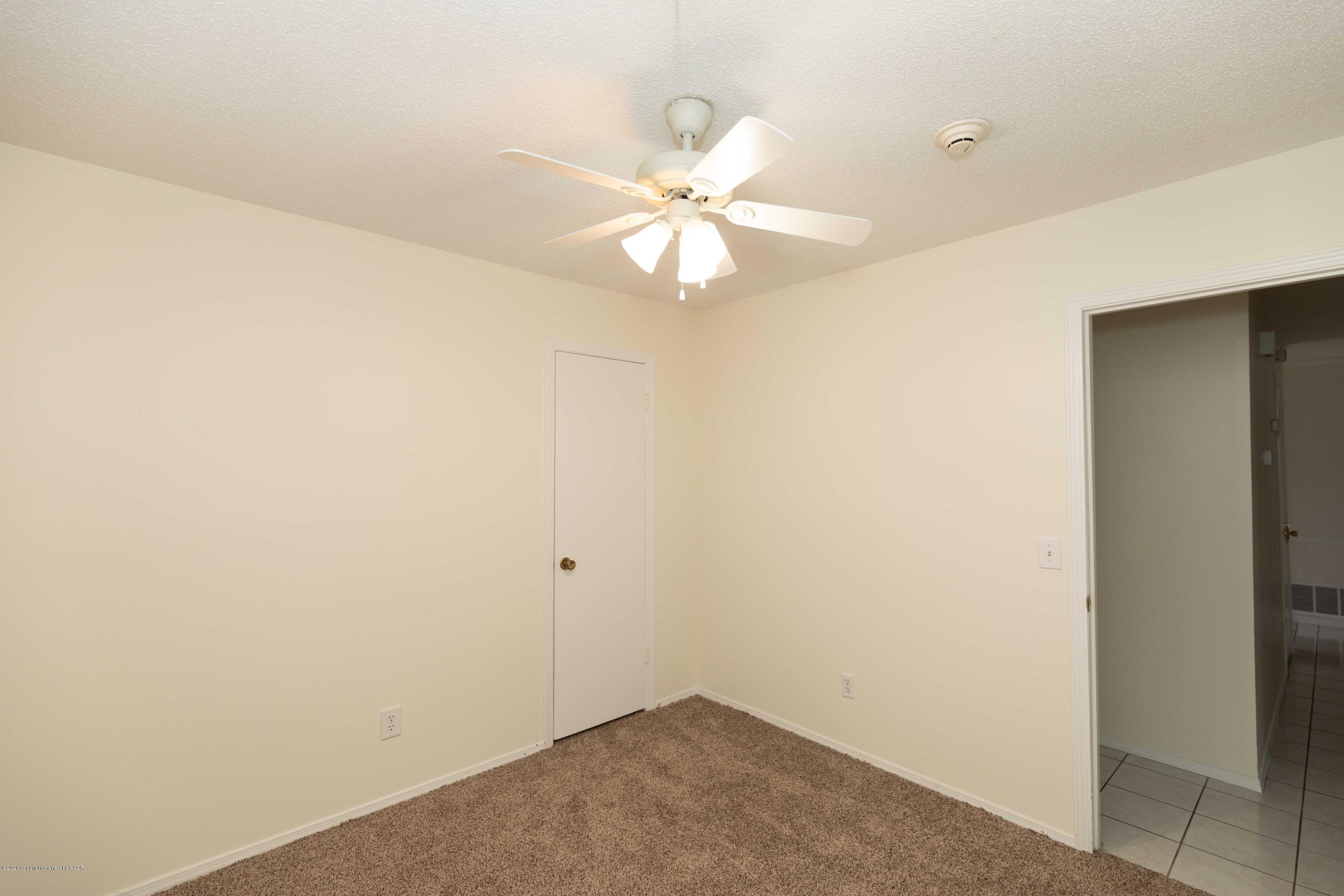 5719 South Fannin Street Amarillo, TX 79110 - Photo 33 of 39 BEDROOM 4 VIEW 4