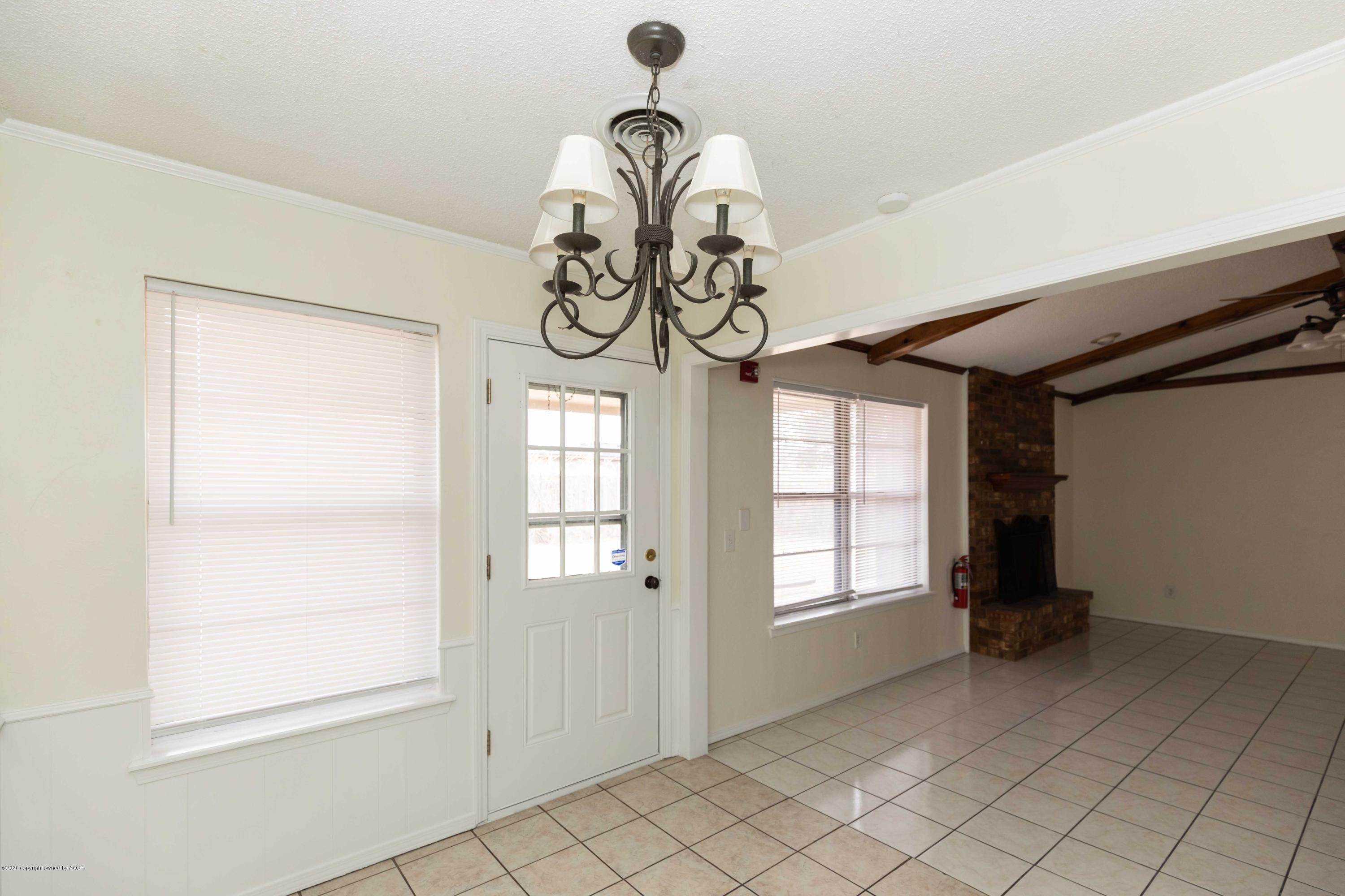 5719 South Fannin Street Amarillo, TX 79110 - Photo 10 of 39 DINING VIEW 2