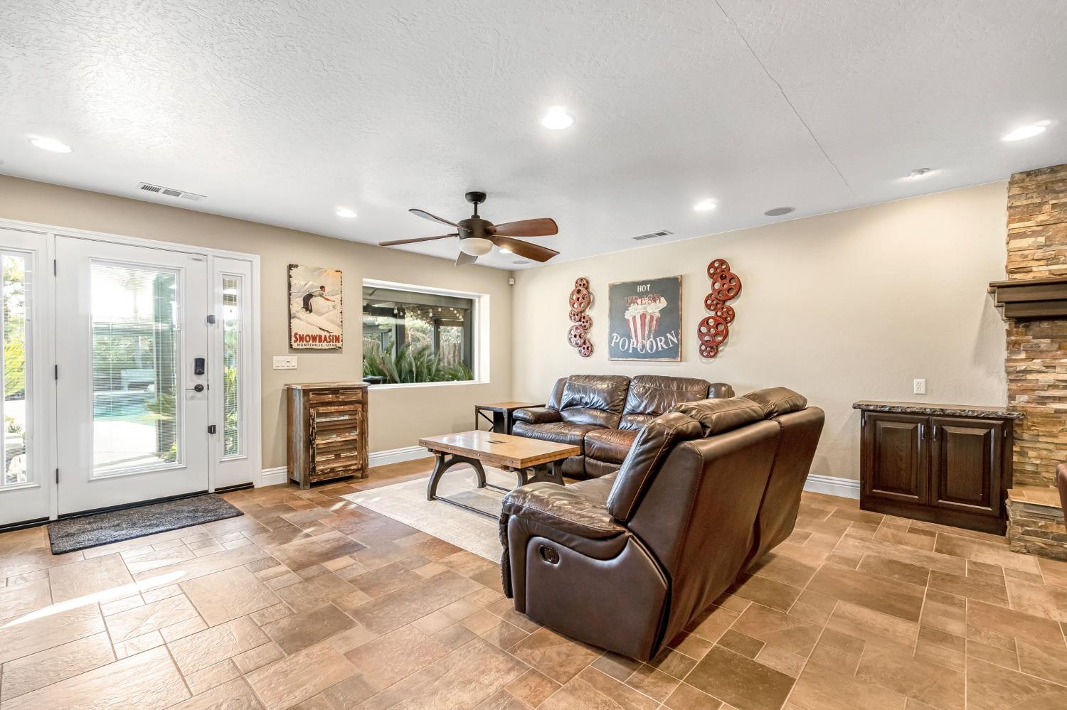 505 Ash Street Lemoore, CA 93245 - Photo 9 of 66