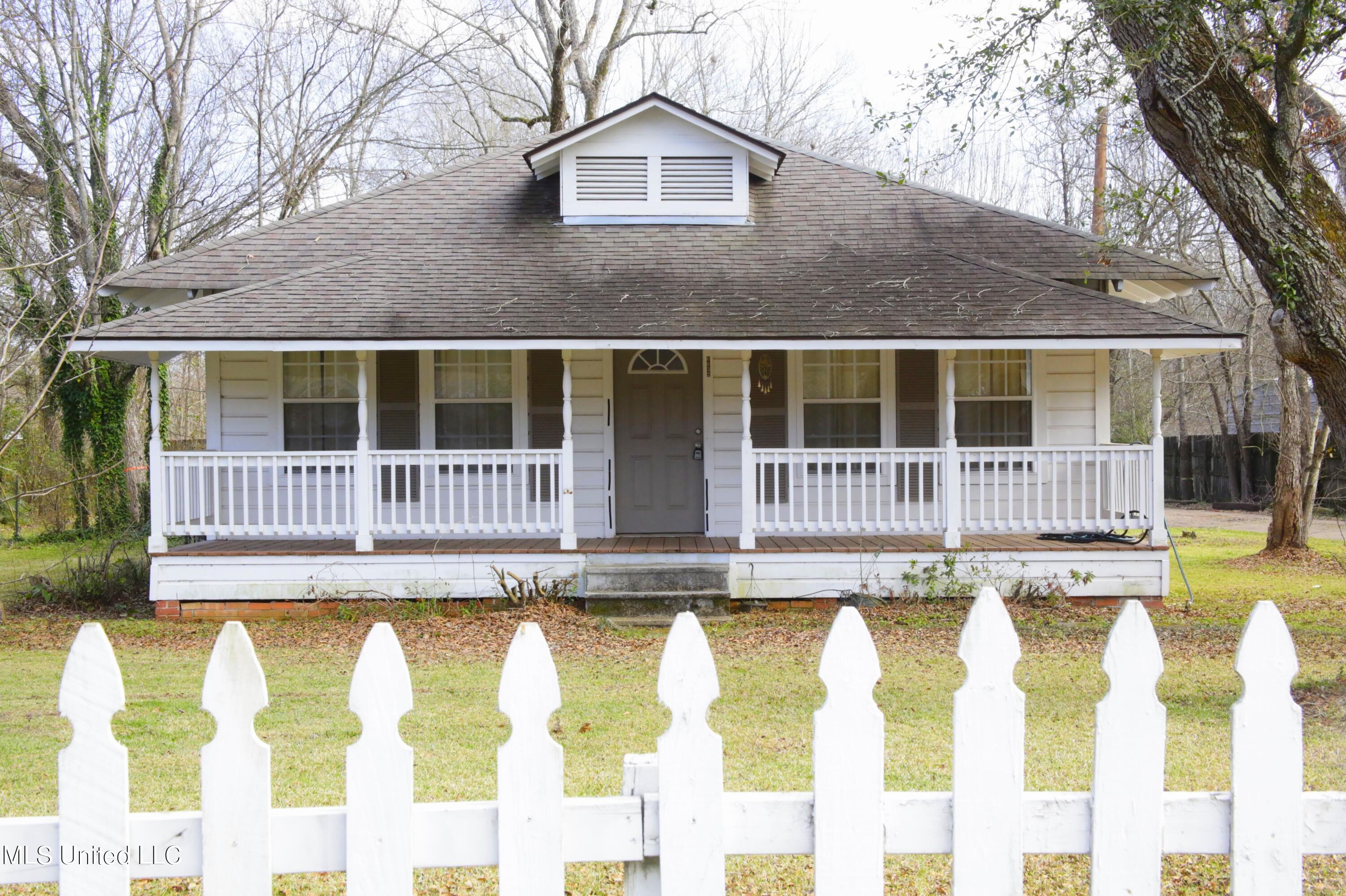 6632 South Siwell Road Jackson, MS 39212 - Photo 1 of 11 Front View