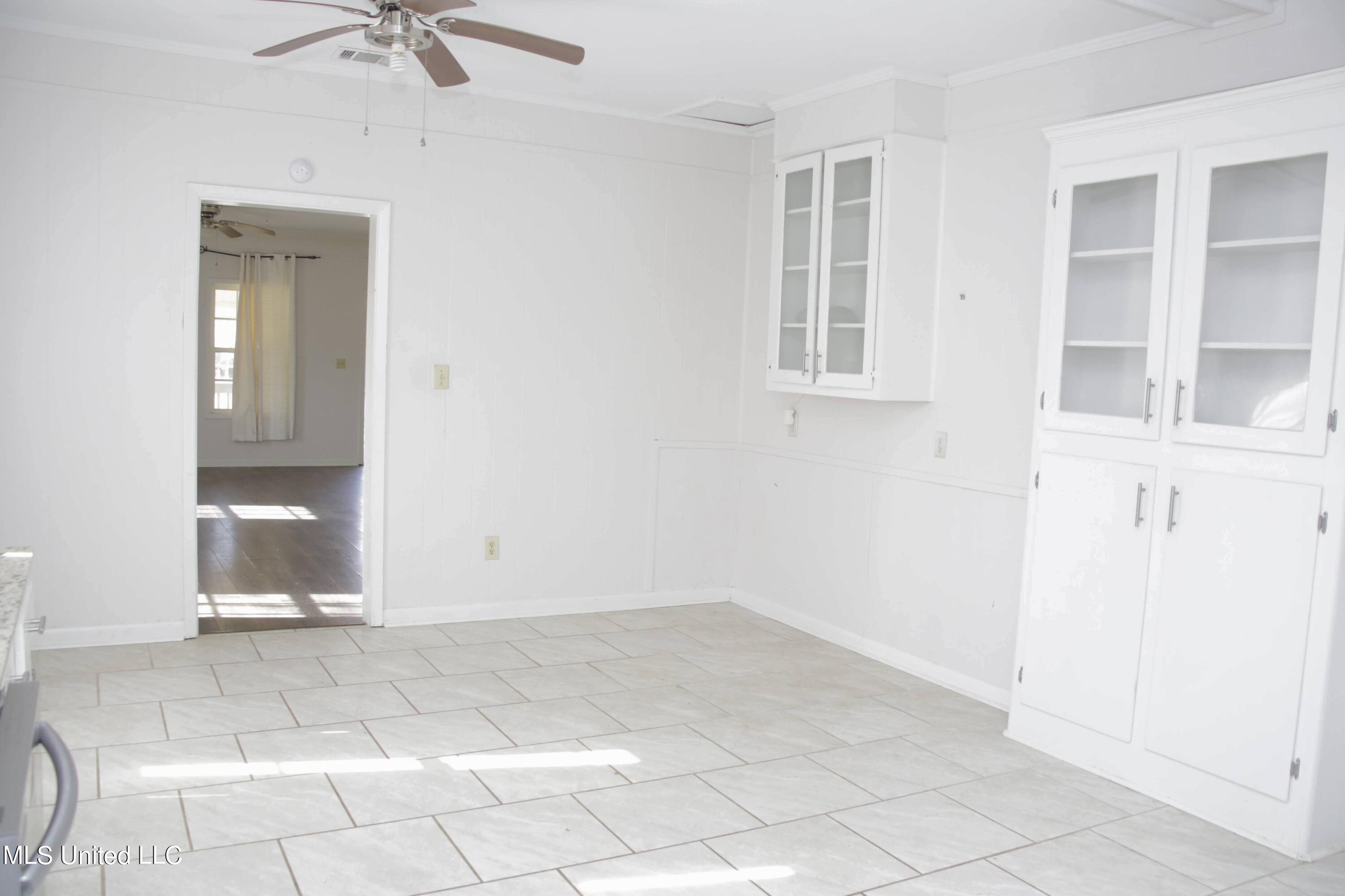 6632 South Siwell Road Jackson, MS 39212 - Photo 7 of 11 Kitchen