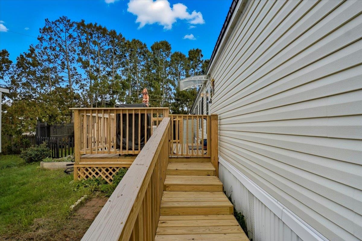 44 2nd Street Colchester, VT 05446 - Photo 2 of 34