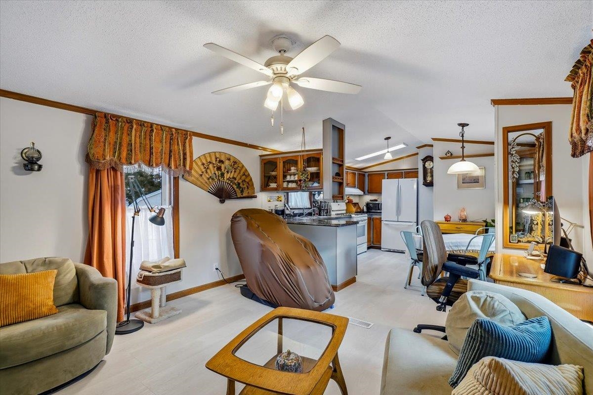 44 2nd Street Colchester, VT 05446 - Photo 5 of 34