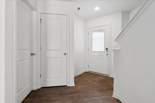 $338,000 | 1293 West Lake Drive, Cary, IL 60013