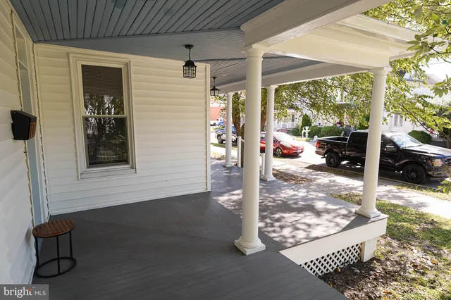 a view of front door with a door