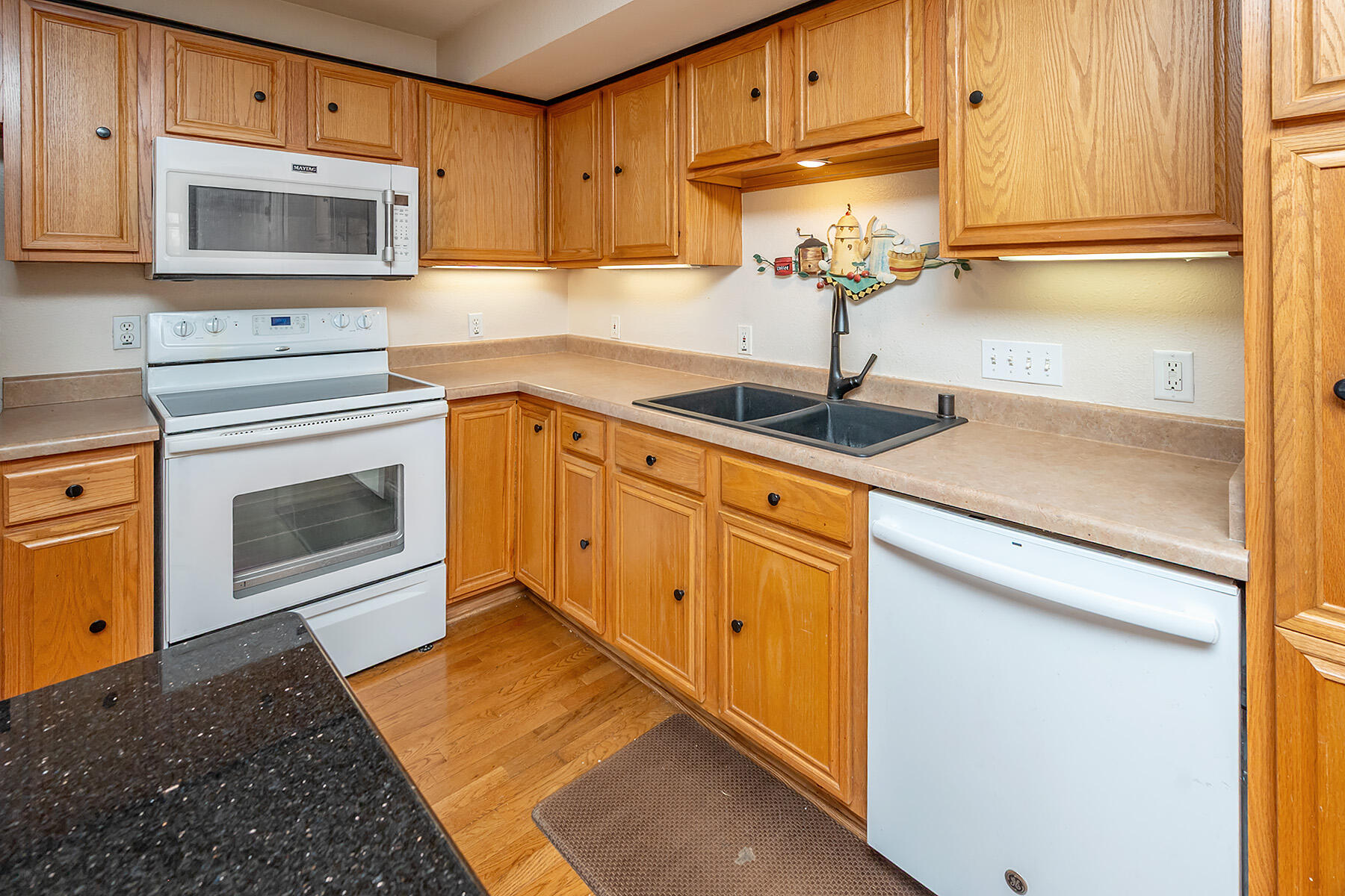 N16W26587 East Fieldhack Drive, Unit E Pewaukee, WI 53072 - Photo 14 of 47 FieldHack_013
