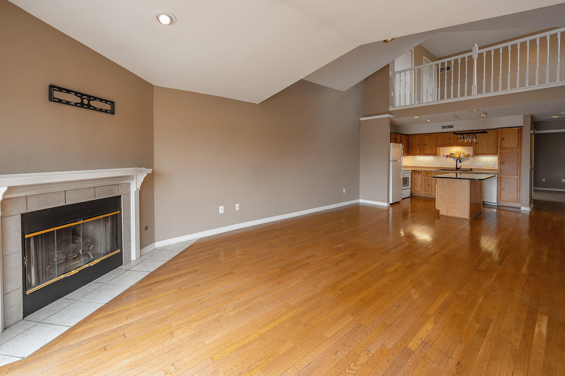 N16W26587 East Fieldhack Drive, Unit E Pewaukee, WI 53072 - Photo 3 of 47 FieldHack_002