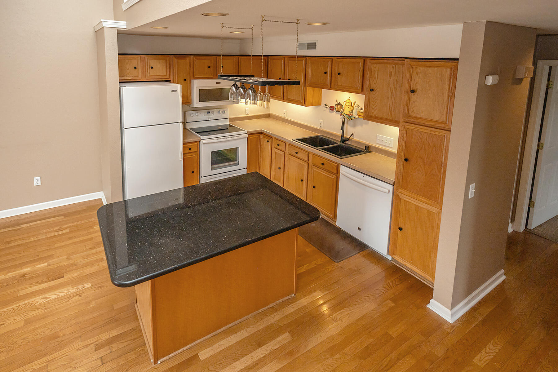 N16W26587 East Fieldhack Drive, Unit E Pewaukee, WI 53072 - Photo 34 of 47 FieldHack_033