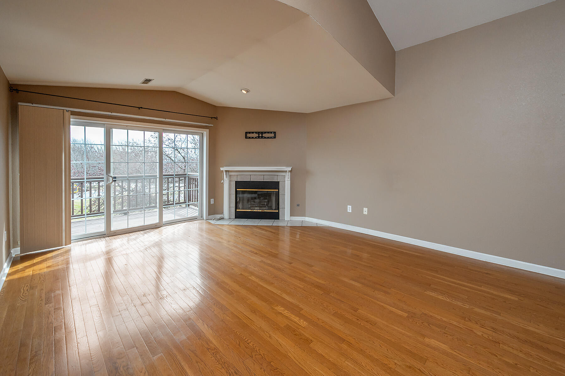 N16W26587 East Fieldhack Drive, Unit E Pewaukee, WI 53072 - Photo 7 of 47 FieldHack_006
